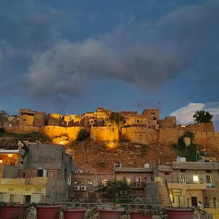Mirvana Guest House & Camel Safari Jaisalmer Bagian luar foto