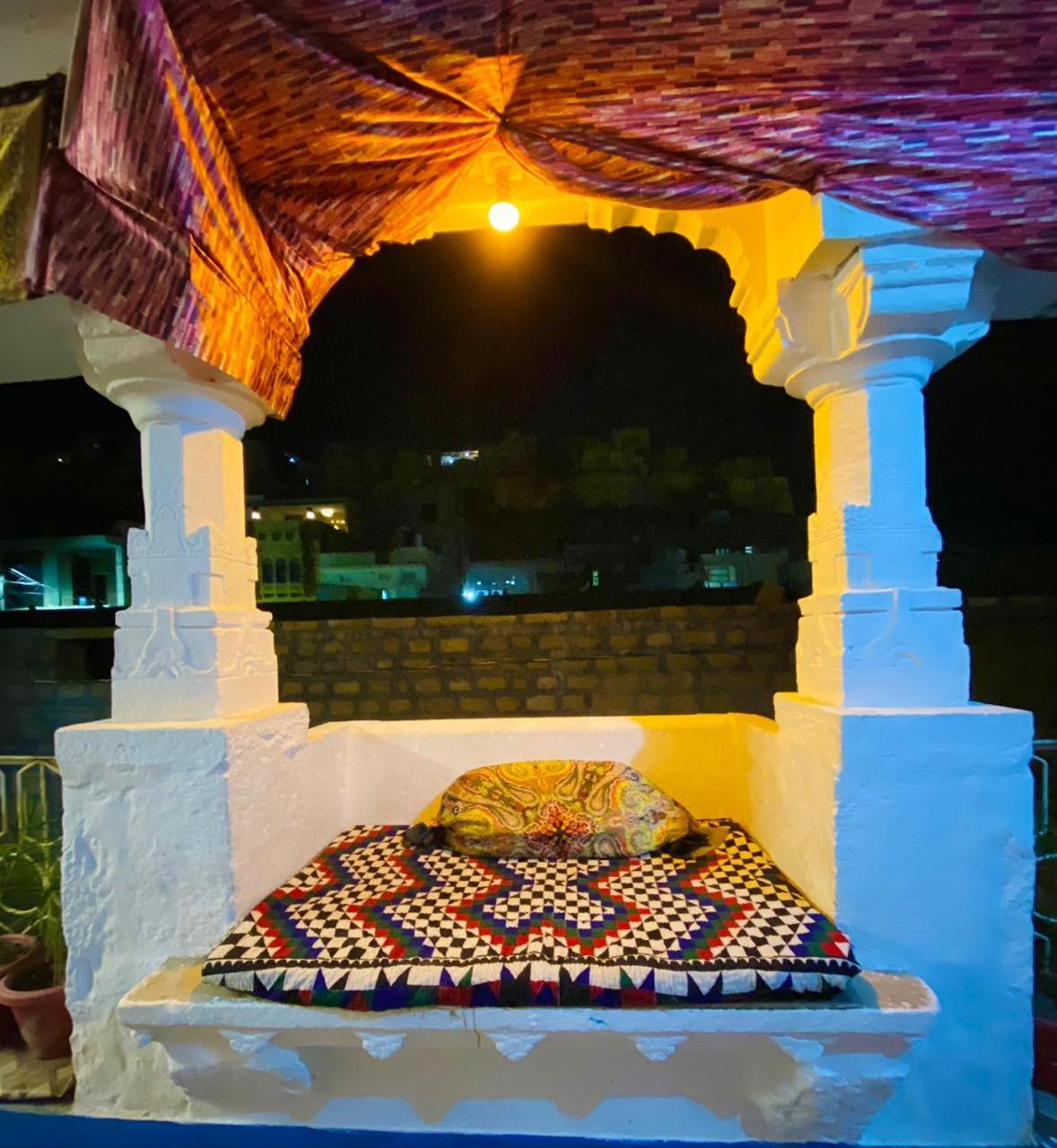 Mirvana Guest House & Camel Safari Jaisalmer Bagian luar foto