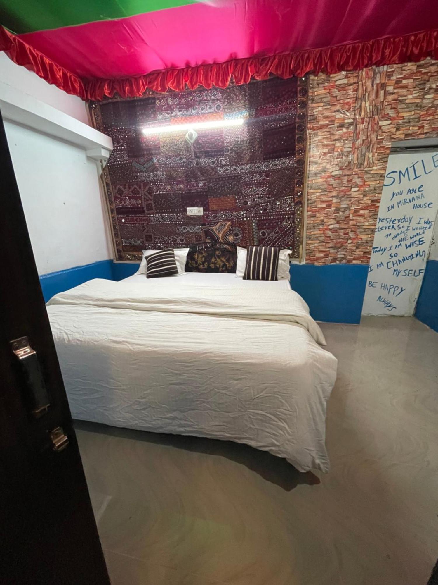 Mirvana Guest House & Camel Safari Jaisalmer Bagian luar foto