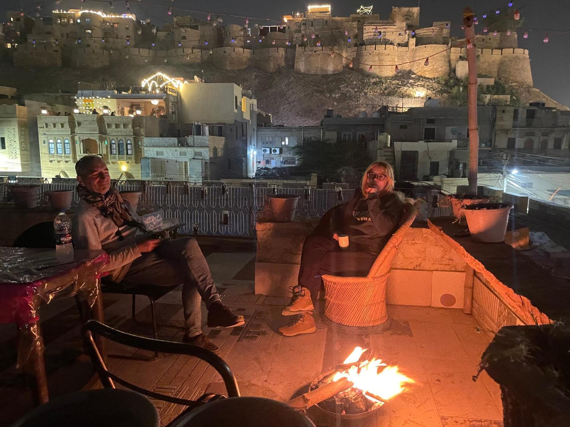 Mirvana Guest House & Camel Safari Jaisalmer Bagian luar foto